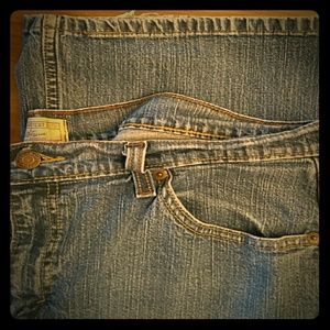 16 Levi's stretch boot cut jeans